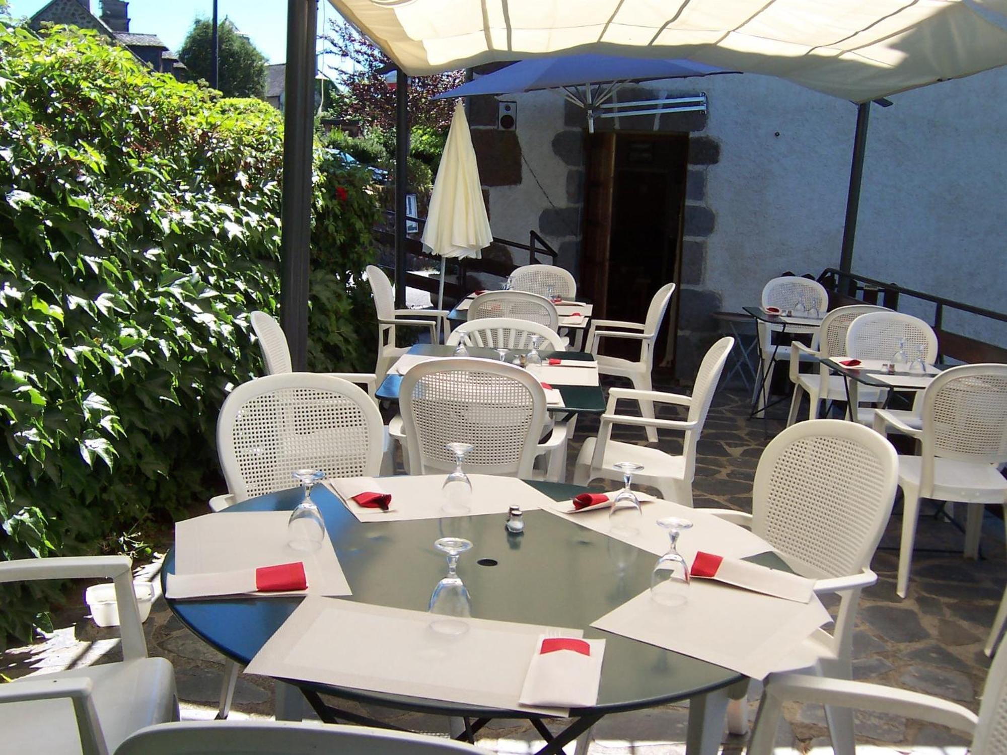 Auberge Hotel De Tournemire - Cantal ภายนอก รูปภาพ