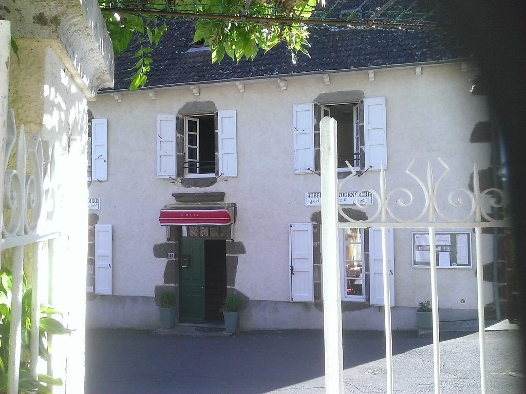 Auberge Hotel De Tournemire - Cantal ภายนอก รูปภาพ